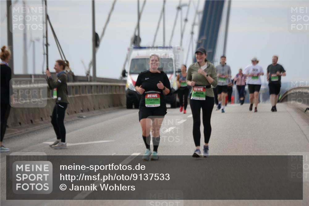 03.10.2025 - Köhlbrandbrückenlauf Jannik Wohlers http://msf.ph/oto/9137533 03.10.2025 16:07:49 Position 1 8721 meine-sportfotos.de