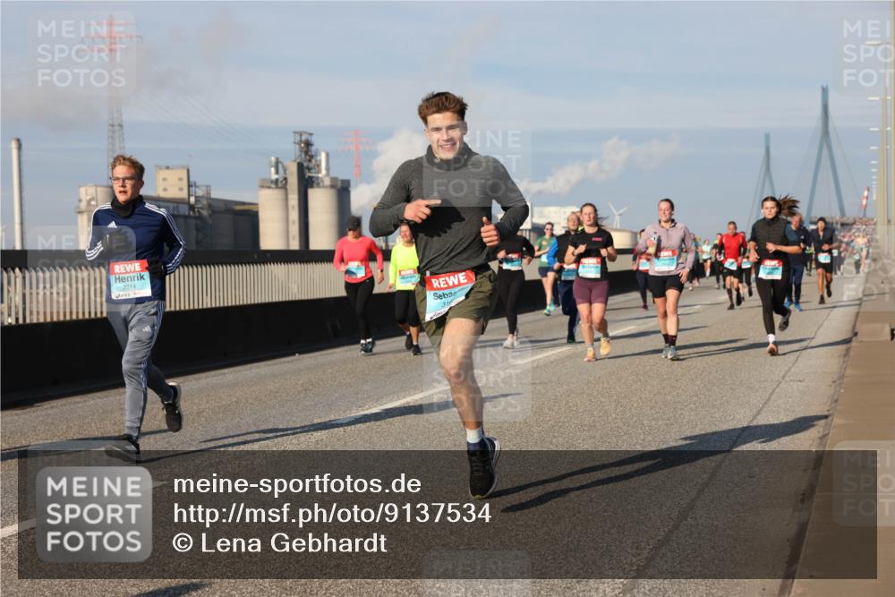 03.10.2025 - Köhlbrandbrückenlauf Lena Gebhardt http://msf.ph/oto/9137534 03.10.2025 09:55:23 Position 2 2214, 31 meine-sportfotos.de