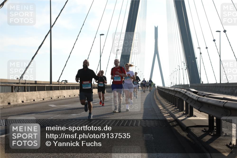 03.10.2025 - Köhlbrandbrückenlauf Yannick Fuchs http://msf.ph/oto/9137535 03.10.2025 08:21:28 Position 2  meine-sportfotos.de