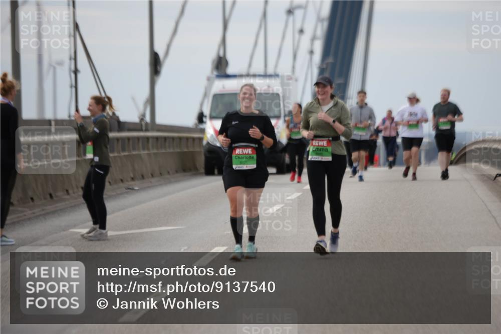 03.10.2025 - Köhlbrandbrückenlauf Jannik Wohlers http://msf.ph/oto/9137540 03.10.2025 16:07:49 Position 1 8721 meine-sportfotos.de