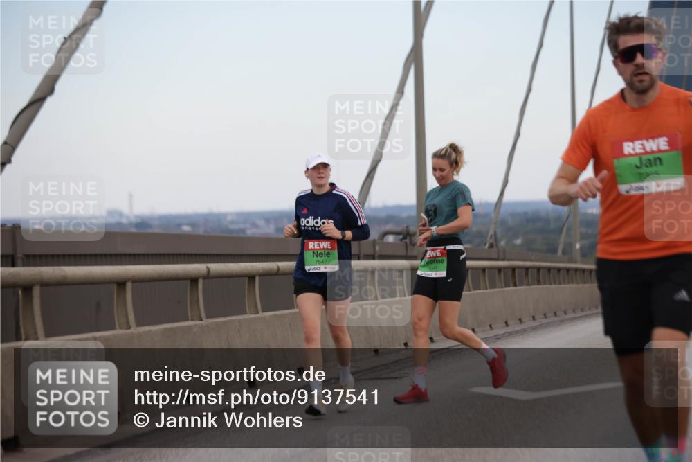 03.10.2025 - Köhlbrandbrückenlauf Jannik Wohlers http://msf.ph/oto/9137541 03.10.2025 15:25:07 Position 1 7547, 9347, 7965 meine-sportfotos.de