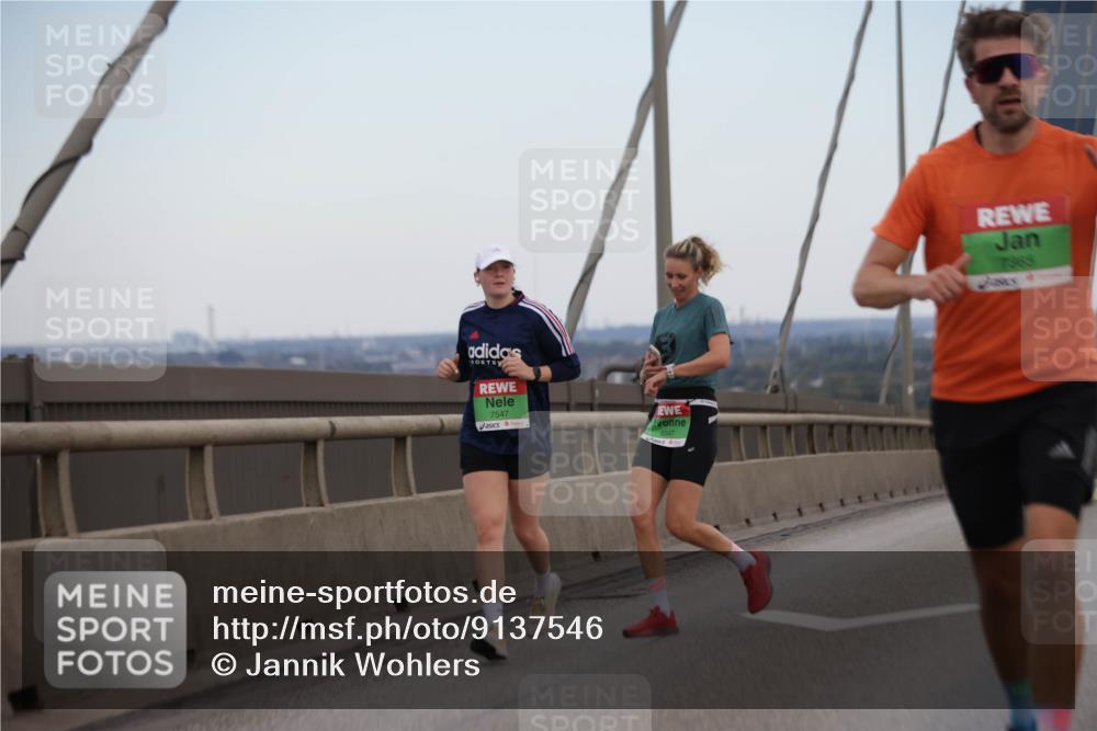 03.10.2025 - Köhlbrandbrückenlauf Jannik Wohlers http://msf.ph/oto/9137546 03.10.2025 15:25:07 Position 1 7547, 9347, 7865 meine-sportfotos.de