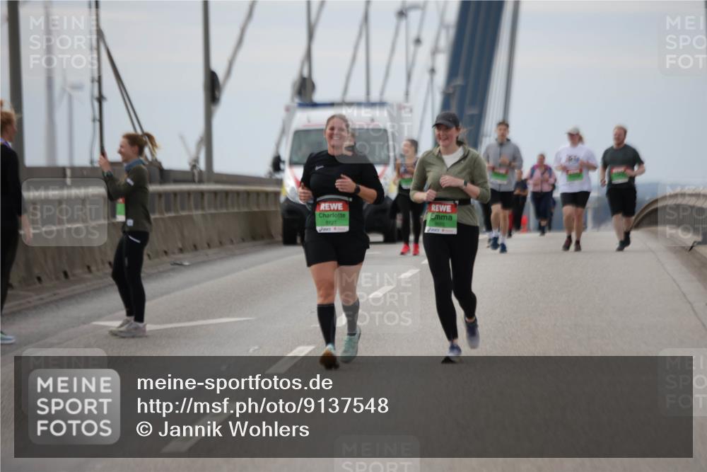 03.10.2025 - Köhlbrandbrückenlauf Jannik Wohlers http://msf.ph/oto/9137548 03.10.2025 16:07:49 Position 1 8721 meine-sportfotos.de