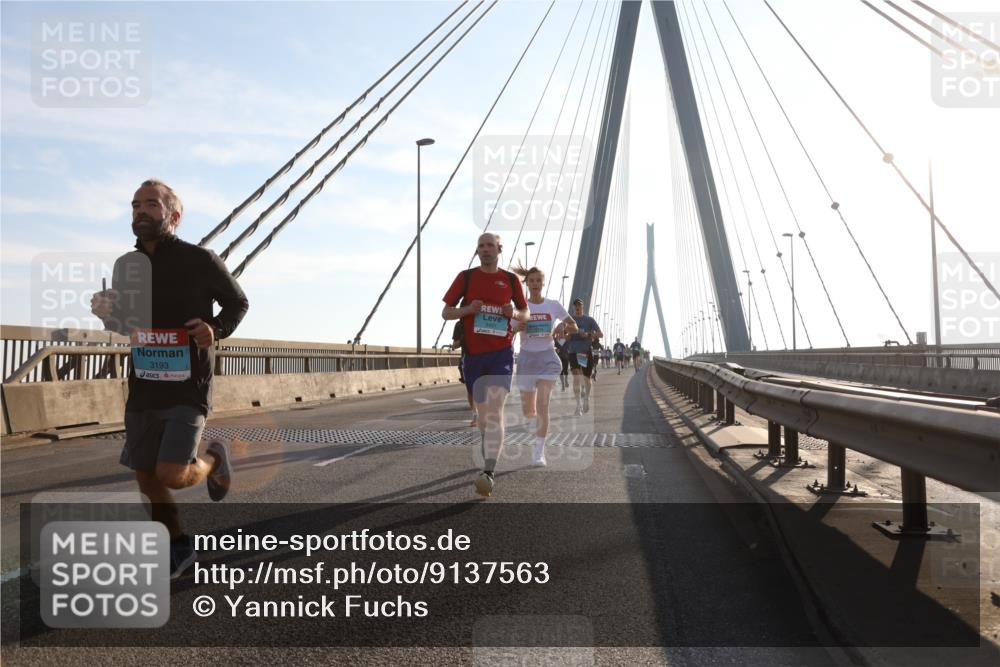 03.10.2025 - Köhlbrandbrückenlauf Yannick Fuchs http://msf.ph/oto/9137563 03.10.2025 08:21:30 Position 2 3193 meine-sportfotos.de