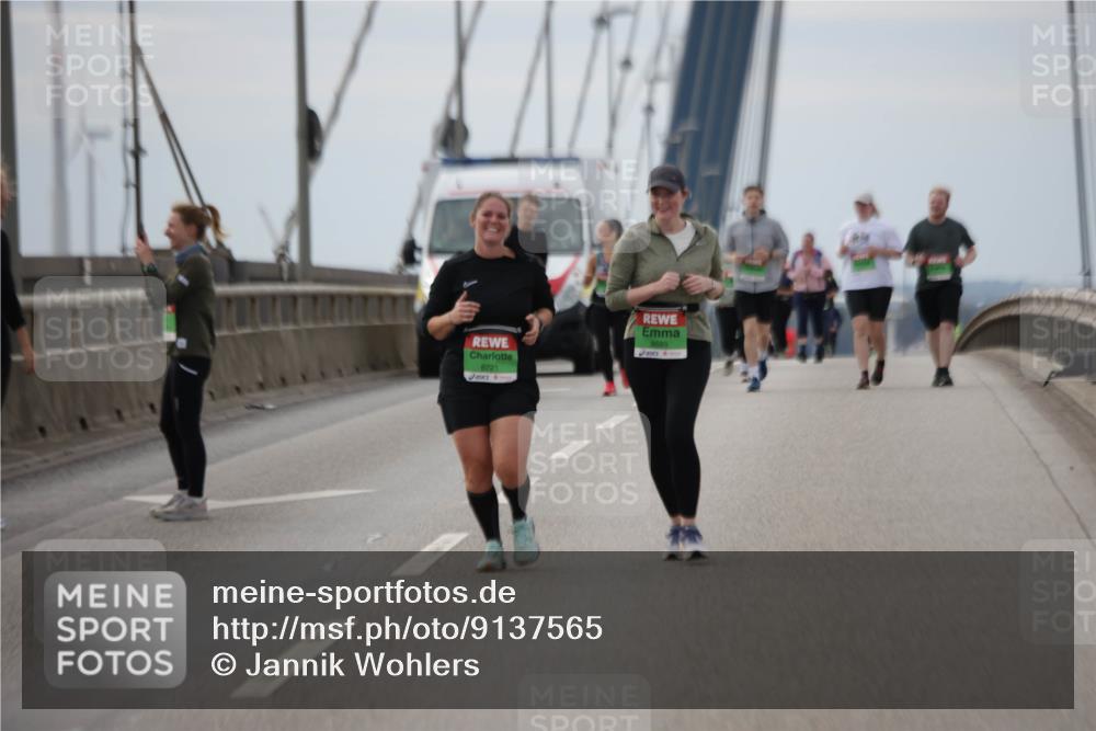 03.10.2025 - Köhlbrandbrückenlauf Jannik Wohlers http://msf.ph/oto/9137565 03.10.2025 16:07:49 Position 1 8721, 8685 meine-sportfotos.de