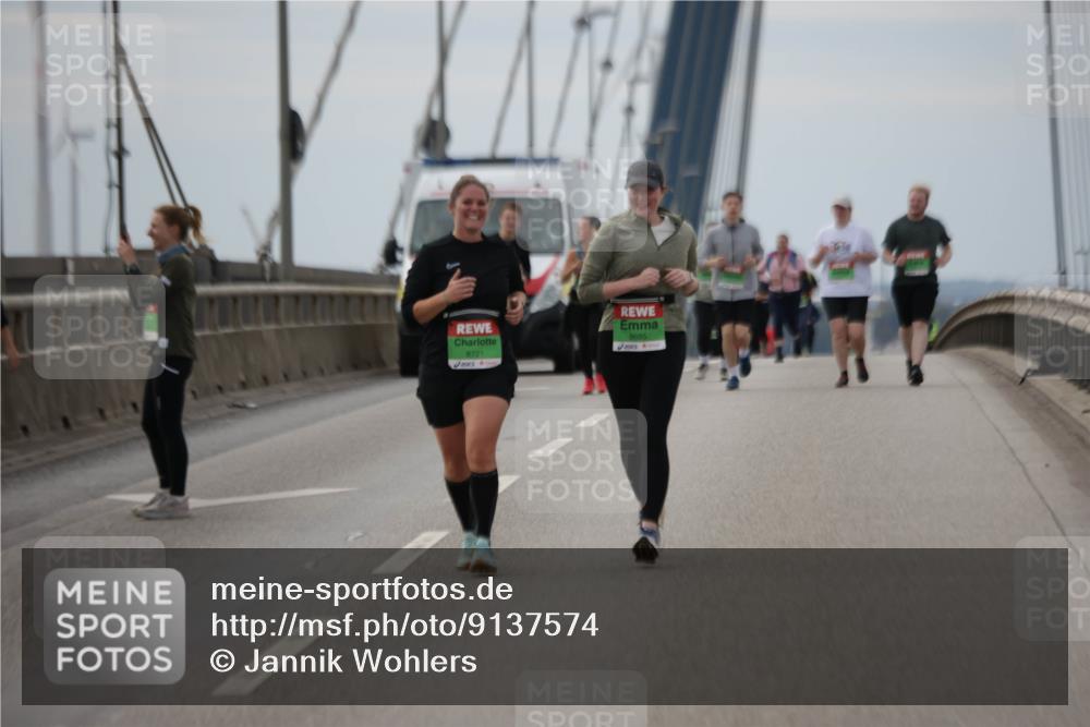 03.10.2025 - Köhlbrandbrückenlauf Jannik Wohlers http://msf.ph/oto/9137574 03.10.2025 16:07:49 Position 1 8721, 8685 meine-sportfotos.de