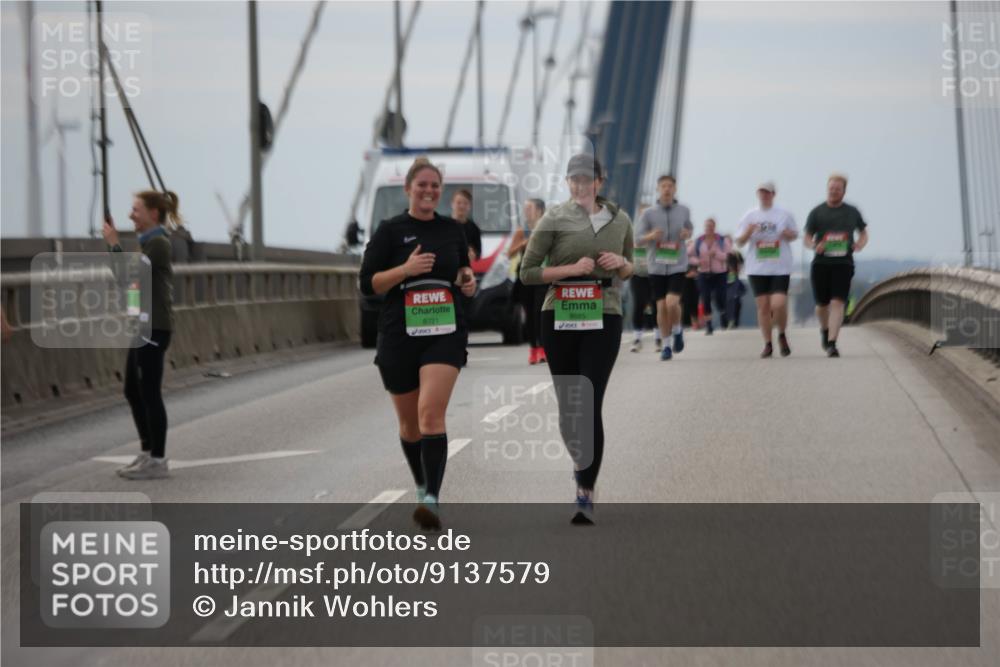 03.10.2025 - Köhlbrandbrückenlauf Jannik Wohlers http://msf.ph/oto/9137579 03.10.2025 16:07:49 Position 1 8721, 8685 meine-sportfotos.de