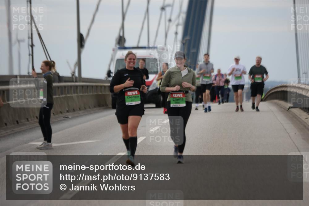 03.10.2025 - Köhlbrandbrückenlauf Jannik Wohlers http://msf.ph/oto/9137583 03.10.2025 16:07:49 Position 1 610, 8721 meine-sportfotos.de