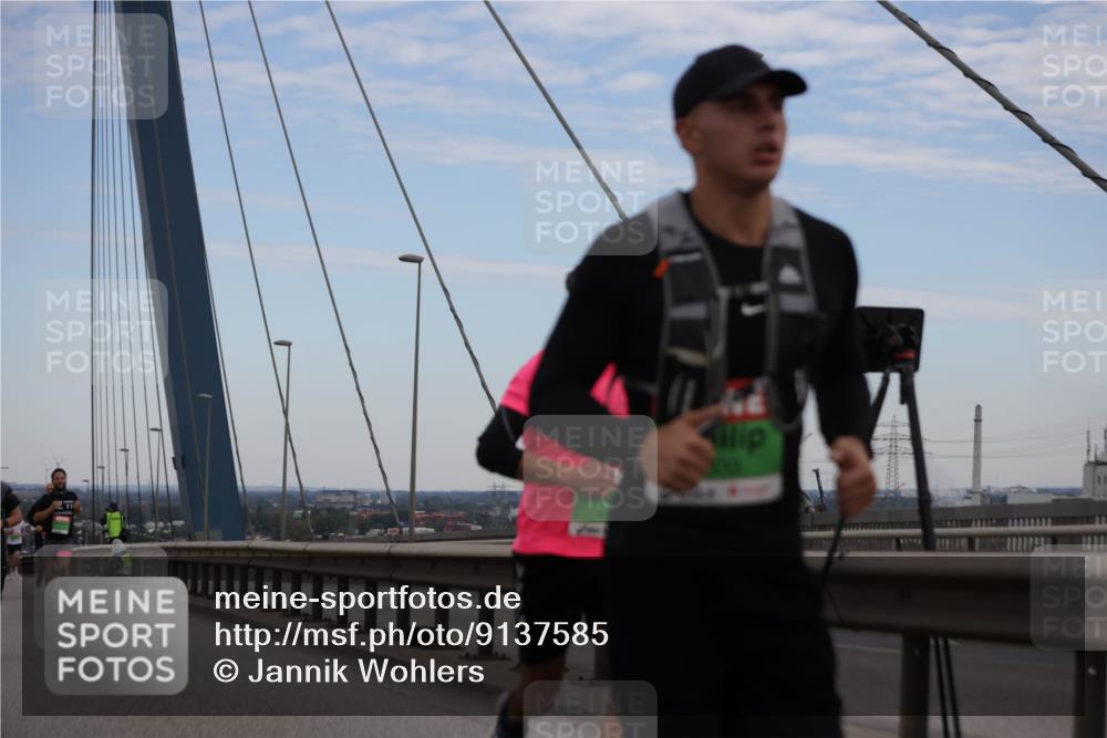 03.10.2025 - Köhlbrandbrückenlauf Jannik Wohlers http://msf.ph/oto/9137585 03.10.2025 15:25:09 Position 1 211, 11 meine-sportfotos.de