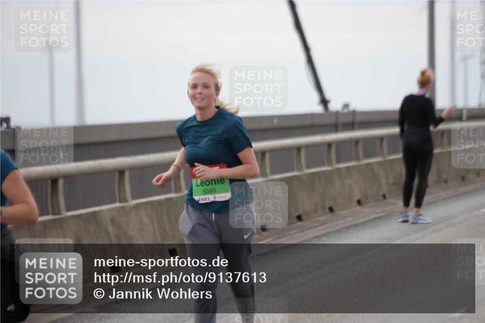 03.10.2025 - Köhlbrandbrückenlauf Jannik Wohlers http://msf.ph/oto/9137613 03.10.2025 16:07:51 Position 1 8560 meine-sportfotos.de