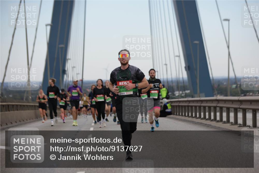 03.10.2025 - Köhlbrandbrückenlauf Jannik Wohlers http://msf.ph/oto/9137627 03.10.2025 15:25:11 Position 1 8769 meine-sportfotos.de