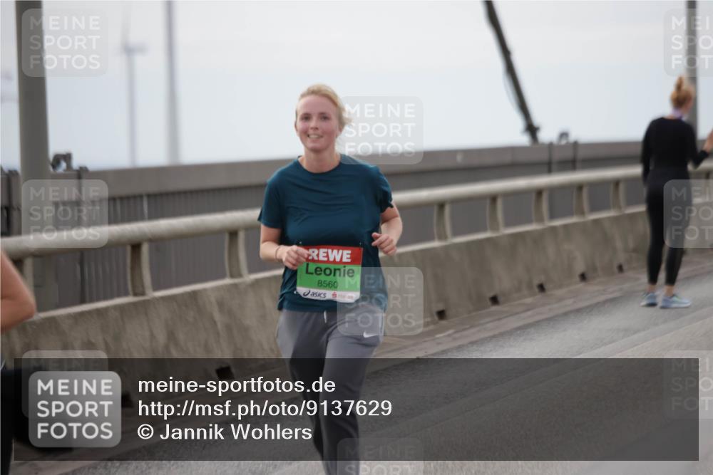03.10.2025 - Köhlbrandbrückenlauf Jannik Wohlers http://msf.ph/oto/9137629 03.10.2025 16:07:51 Position 1 8560 meine-sportfotos.de
