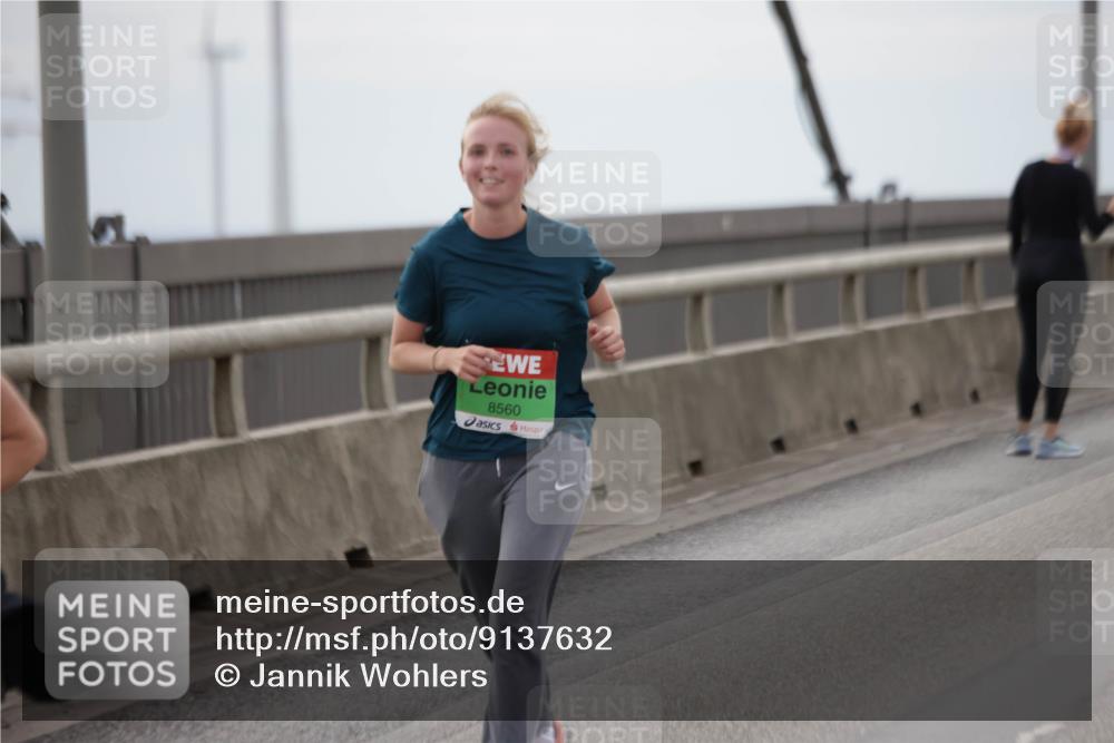 03.10.2025 - Köhlbrandbrückenlauf Jannik Wohlers http://msf.ph/oto/9137632 03.10.2025 16:07:51 Position 1 8560 meine-sportfotos.de
