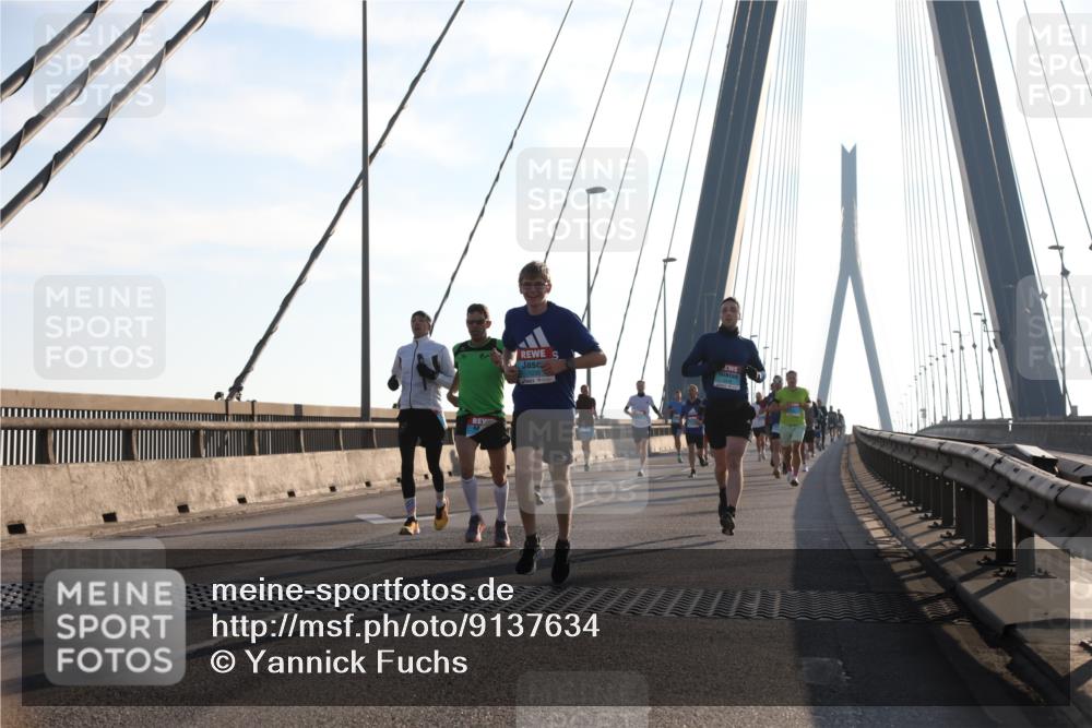 03.10.2025 - Köhlbrandbrückenlauf Yannick Fuchs http://msf.ph/oto/9137634 03.10.2025 08:21:38 Position 2  meine-sportfotos.de