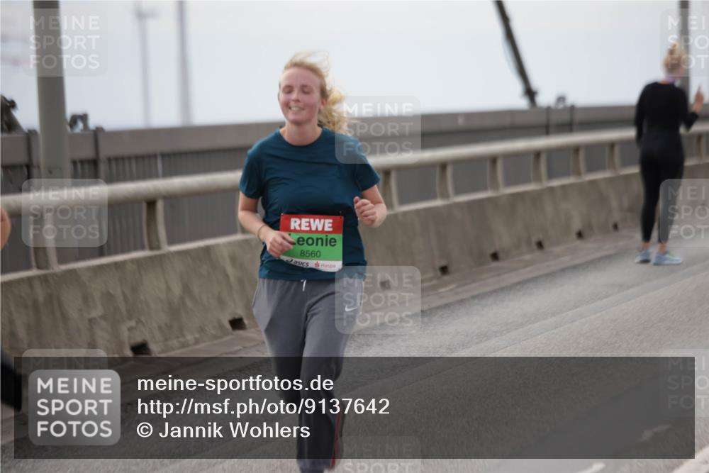 03.10.2025 - Köhlbrandbrückenlauf Jannik Wohlers http://msf.ph/oto/9137642 03.10.2025 16:07:51 Position 1 8560 meine-sportfotos.de