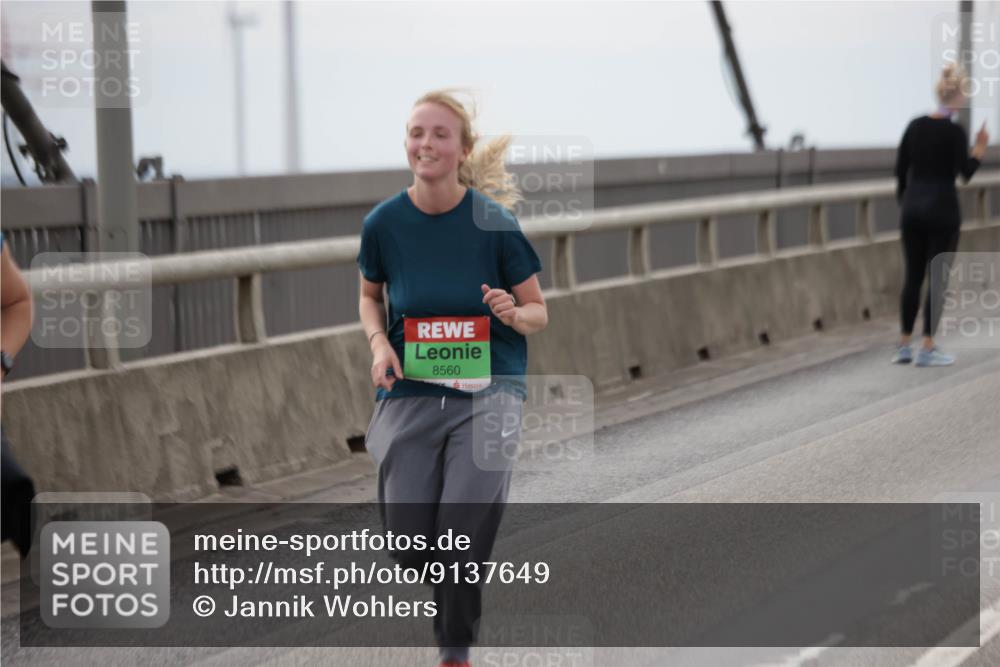 03.10.2025 - Köhlbrandbrückenlauf Jannik Wohlers http://msf.ph/oto/9137649 03.10.2025 16:07:51 Position 1 8560 meine-sportfotos.de