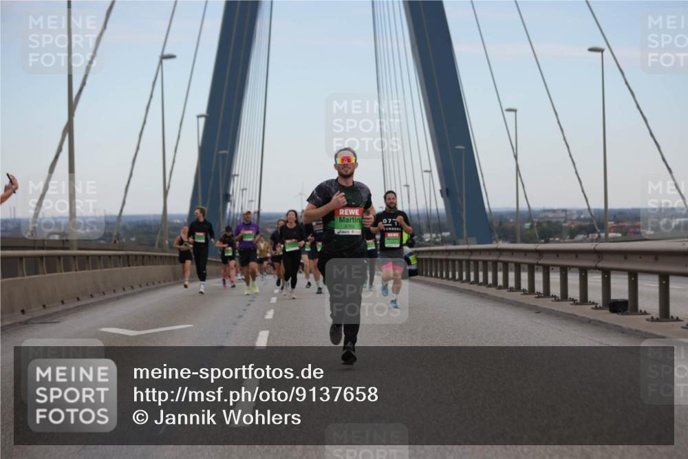 03.10.2025 - Köhlbrandbrückenlauf Jannik Wohlers http://msf.ph/oto/9137658 03.10.2025 15:25:11 Position 1 8769, 071 meine-sportfotos.de