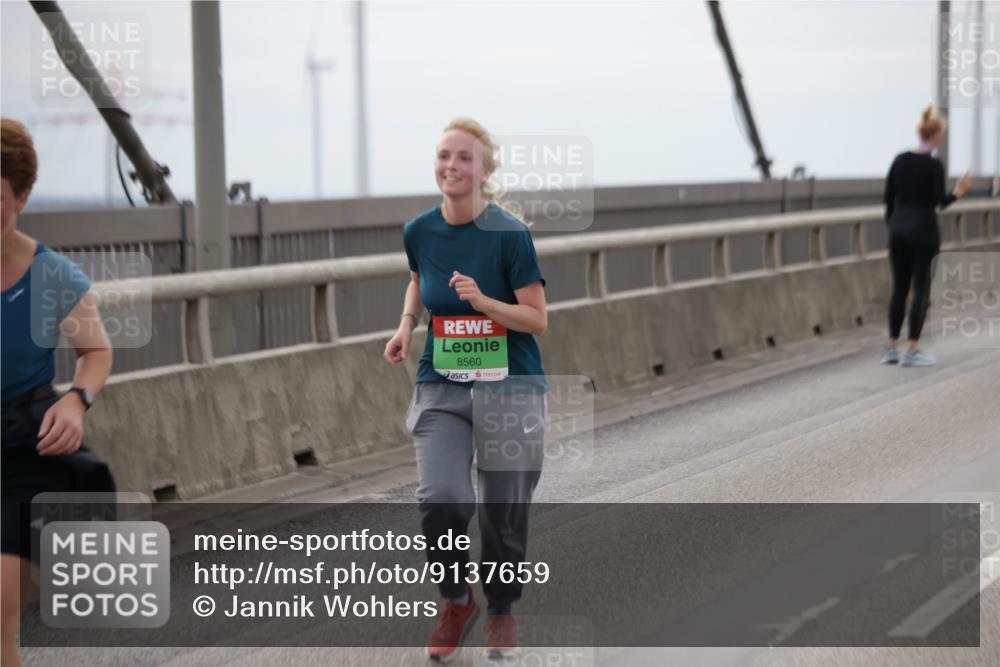 03.10.2025 - Köhlbrandbrückenlauf Jannik Wohlers http://msf.ph/oto/9137659 03.10.2025 16:07:51 Position 1 8560 meine-sportfotos.de