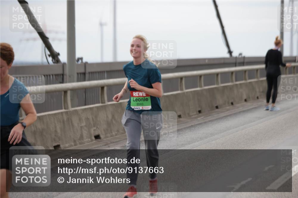 03.10.2025 - Köhlbrandbrückenlauf Jannik Wohlers http://msf.ph/oto/9137663 03.10.2025 16:07:51 Position 1 8560 meine-sportfotos.de