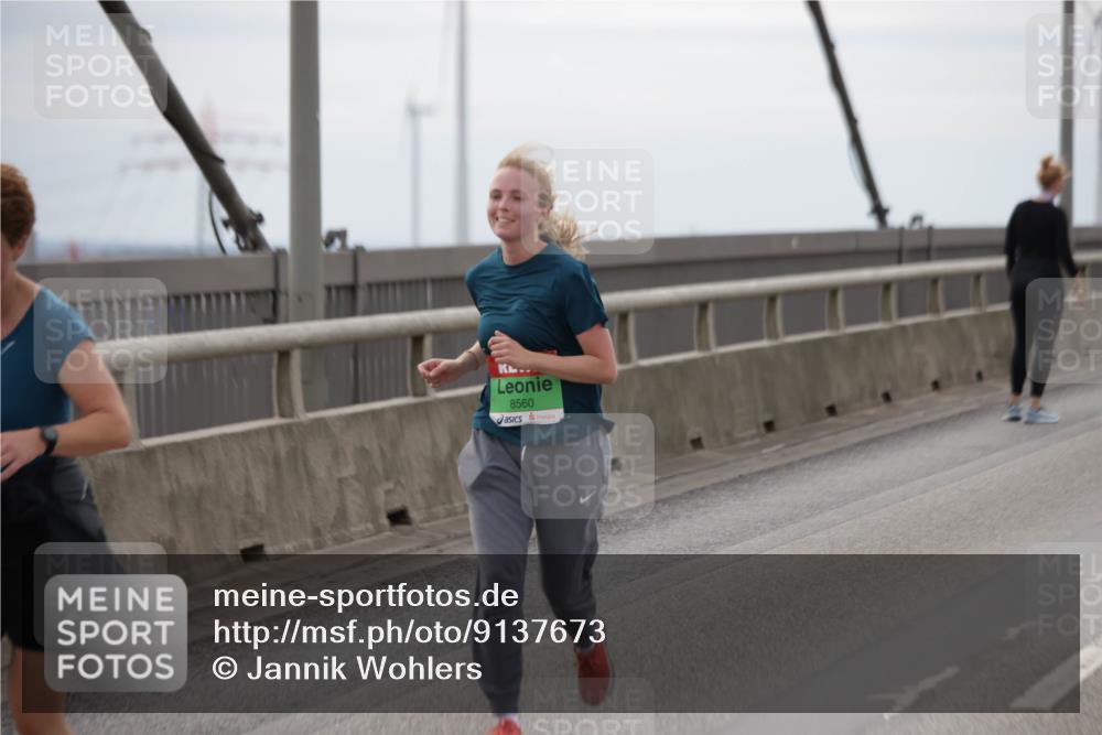 03.10.2025 - Köhlbrandbrückenlauf Jannik Wohlers http://msf.ph/oto/9137673 03.10.2025 16:07:52 Position 1 8560 meine-sportfotos.de