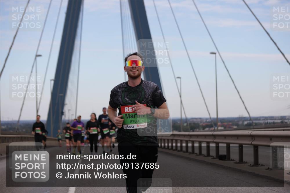 03.10.2025 - Köhlbrandbrückenlauf Jannik Wohlers http://msf.ph/oto/9137685 03.10.2025 15:25:13 Position 1 8769 meine-sportfotos.de