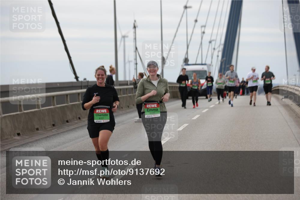 03.10.2025 - Köhlbrandbrückenlauf Jannik Wohlers http://msf.ph/oto/9137692 03.10.2025 16:07:54 Position 1 8721, 8685 meine-sportfotos.de