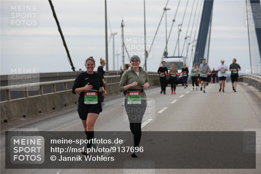 03.10.2025 - Köhlbrandbrückenlauf Jannik Wohlers http://msf.ph/oto/9137696 03.10.2025 16:07:54 Position 1 8721, 8685 meine-sportfotos.de