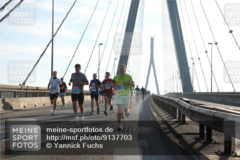 03.10.2025 - Köhlbrandbrückenlauf Yannick Fuchs http://msf.ph/oto/9137703 03.10.2025 08:21:43 Position 2  meine-sportfotos.de