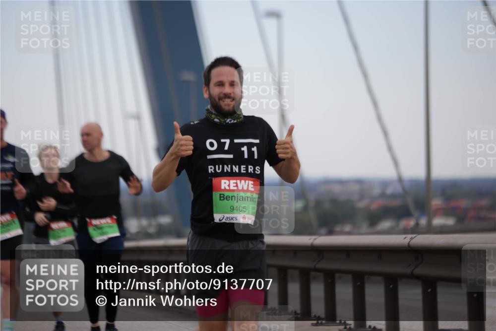 03.10.2025 - Köhlbrandbrückenlauf Jannik Wohlers http://msf.ph/oto/9137707 03.10.2025 15:25:14 Position 1 07, 11, 9405 meine-sportfotos.de
