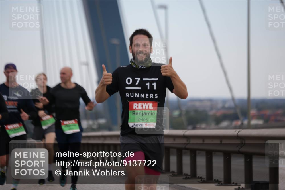 03.10.2025 - Köhlbrandbrückenlauf Jannik Wohlers http://msf.ph/oto/9137722 03.10.2025 15:25:14 Position 1 0711, 9405 meine-sportfotos.de