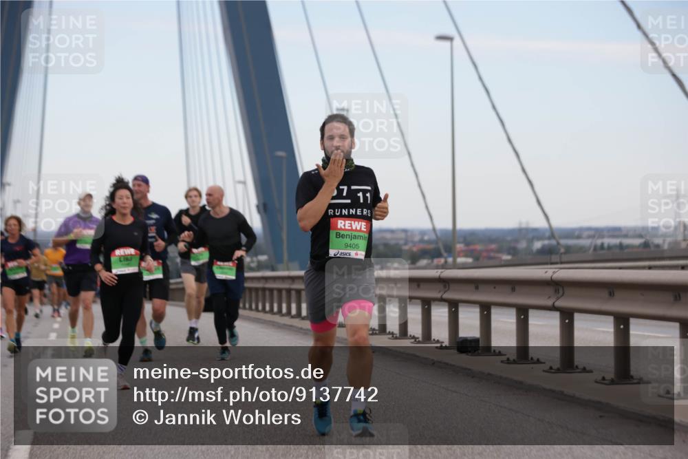 03.10.2025 - Köhlbrandbrückenlauf Jannik Wohlers http://msf.ph/oto/9137742 03.10.2025 15:25:15 Position 1 711, 9405 meine-sportfotos.de