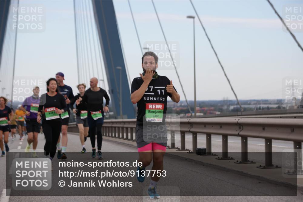 03.10.2025 - Köhlbrandbrückenlauf Jannik Wohlers http://msf.ph/oto/9137753 03.10.2025 15:25:15 Position 1 711, 9405 meine-sportfotos.de