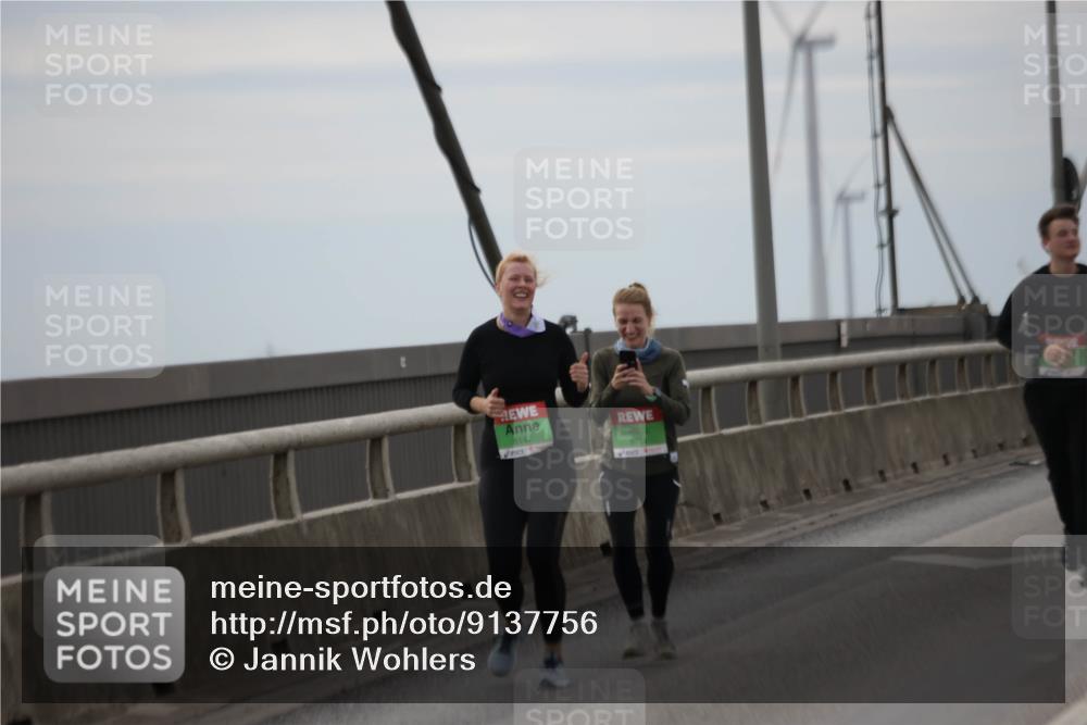 03.10.2025 - Köhlbrandbrückenlauf Jannik Wohlers http://msf.ph/oto/9137756 03.10.2025 16:07:59 Position 1 8147 meine-sportfotos.de