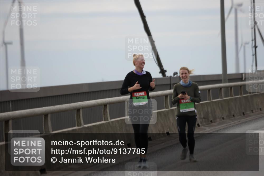 03.10.2025 - Köhlbrandbrückenlauf Jannik Wohlers http://msf.ph/oto/9137785 03.10.2025 16:08:00 Position 1 8147, 9714 meine-sportfotos.de