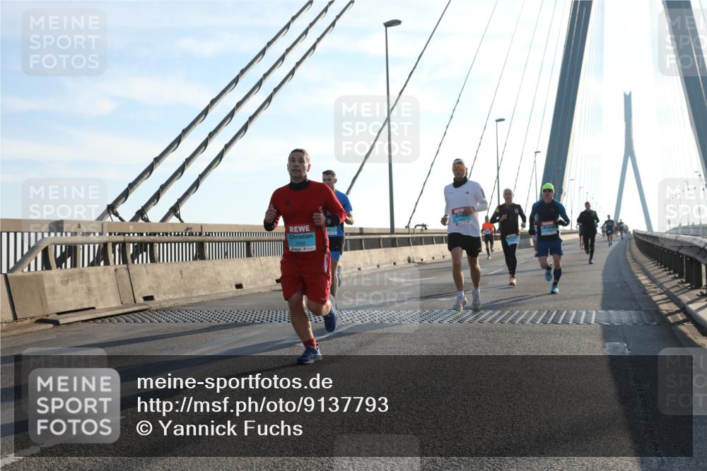03.10.2025 - Köhlbrandbrückenlauf Yannick Fuchs http://msf.ph/oto/9137793 03.10.2025 08:21:48 Position 2 3705 meine-sportfotos.de