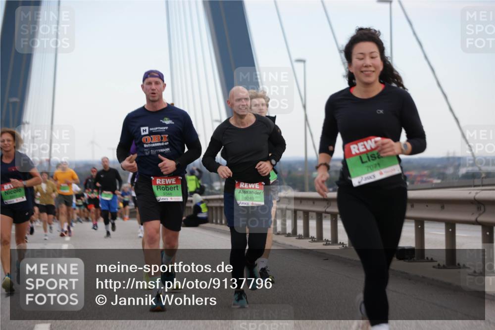 03.10.2025 - Köhlbrandbrückenlauf Jannik Wohlers http://msf.ph/oto/9137796 03.10.2025 15:25:17 Position 1 9348, 9349, 7071 meine-sportfotos.de