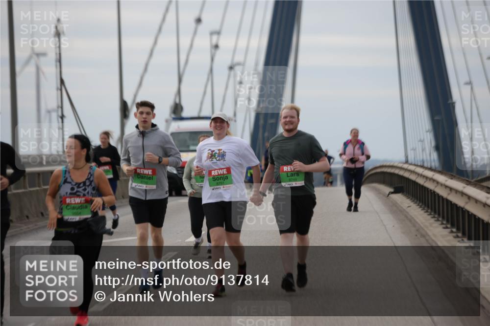 03.10.2025 - Köhlbrandbrückenlauf Jannik Wohlers http://msf.ph/oto/9137814 03.10.2025 16:08:04 Position 1 9664, 8750, 8751, 8749 meine-sportfotos.de