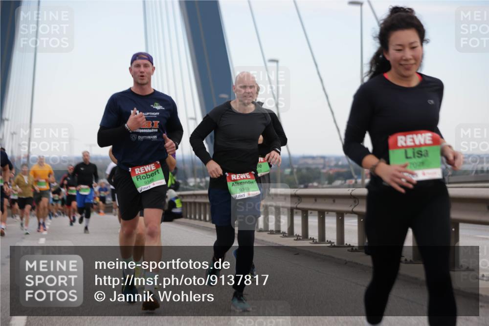 03.10.2025 - Köhlbrandbrückenlauf Jannik Wohlers http://msf.ph/oto/9137817 03.10.2025 15:25:17 Position 1 81, 9348, 9349, 700 meine-sportfotos.de