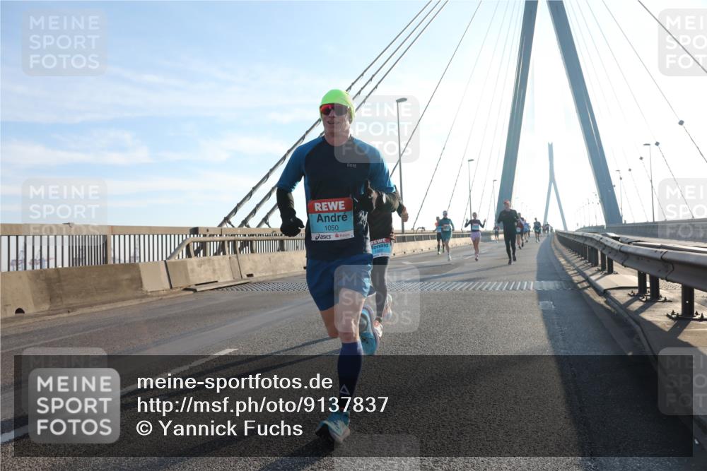 03.10.2025 - Köhlbrandbrückenlauf Yannick Fuchs http://msf.ph/oto/9137837 03.10.2025 08:21:51 Position 2 1050 meine-sportfotos.de