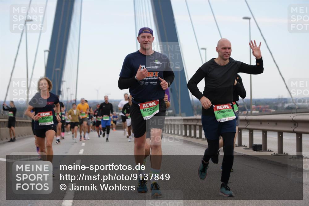 03.10.2025 - Köhlbrandbrückenlauf Jannik Wohlers http://msf.ph/oto/9137849 03.10.2025 15:25:18 Position 1 9348, 9349 meine-sportfotos.de