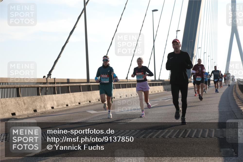 03.10.2025 - Köhlbrandbrückenlauf Yannick Fuchs http://msf.ph/oto/9137850 03.10.2025 08:21:52 Position 2 1275 meine-sportfotos.de