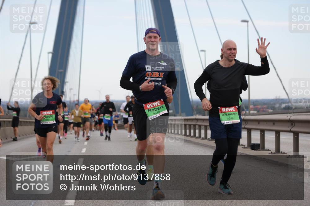 03.10.2025 - Köhlbrandbrückenlauf Jannik Wohlers http://msf.ph/oto/9137858 03.10.2025 15:25:18 Position 1 9348, 9349 meine-sportfotos.de