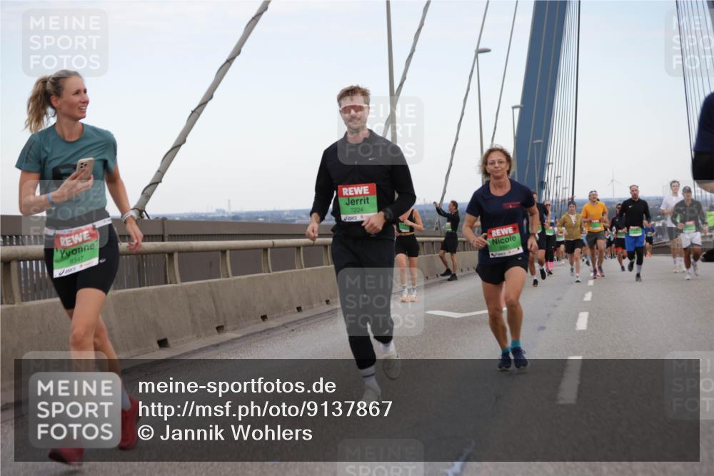 03.10.2025 - Köhlbrandbrückenlauf Jannik Wohlers http://msf.ph/oto/9137867 03.10.2025 15:25:19 Position 1 9347, 7224, 8991 meine-sportfotos.de