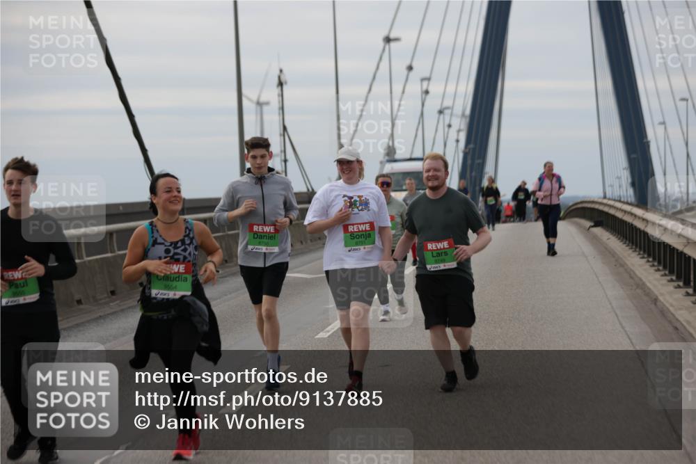 03.10.2025 - Köhlbrandbrückenlauf Jannik Wohlers http://msf.ph/oto/9137885 03.10.2025 16:08:06 Position 1 9666, 9554, 8750, 8751, 8749 meine-sportfotos.de