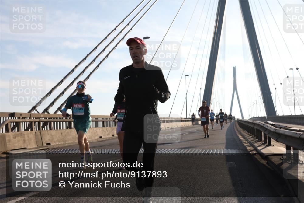03.10.2025 - Köhlbrandbrückenlauf Yannick Fuchs http://msf.ph/oto/9137893 03.10.2025 08:21:54 Position 2 1275 meine-sportfotos.de