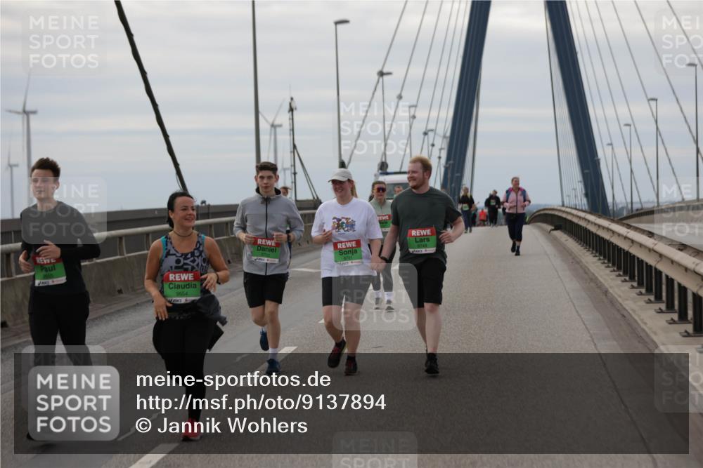 03.10.2025 - Köhlbrandbrückenlauf Jannik Wohlers http://msf.ph/oto/9137894 03.10.2025 16:08:06 Position 1 9554, 8751, 8749 meine-sportfotos.de