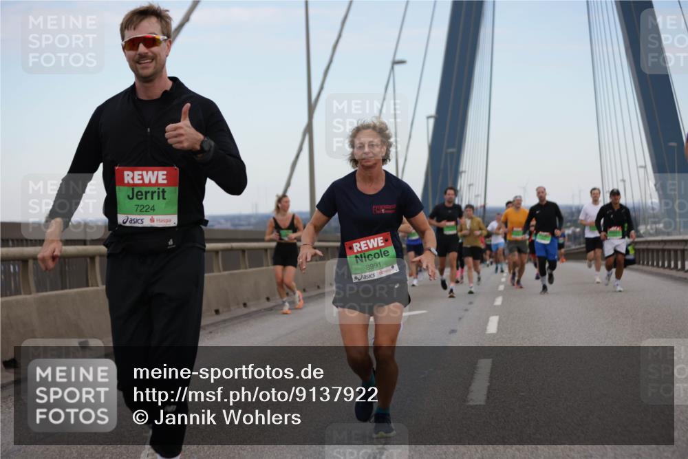 03.10.2025 - Köhlbrandbrückenlauf Jannik Wohlers http://msf.ph/oto/9137922 03.10.2025 15:25:20 Position 1 7224, 8991 meine-sportfotos.de
