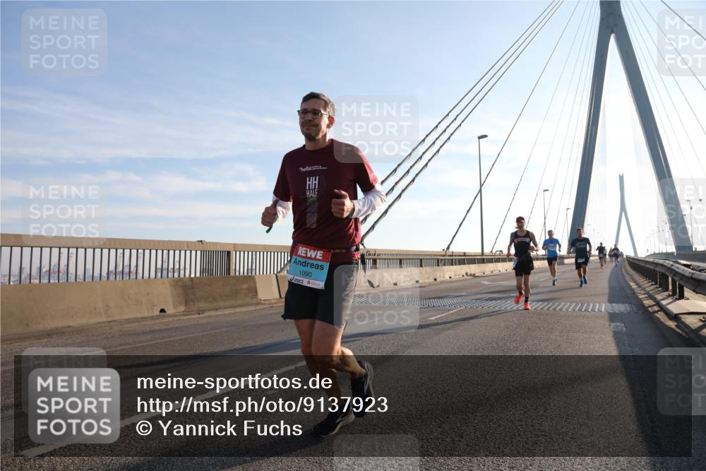 03.10.2025 - Köhlbrandbrückenlauf Yannick Fuchs http://msf.ph/oto/9137923 03.10.2025 08:21:57 Position 2 1090, 3 meine-sportfotos.de
