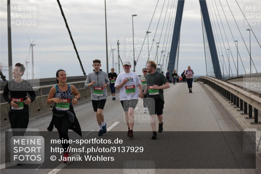 03.10.2025 - Köhlbrandbrückenlauf Jannik Wohlers http://msf.ph/oto/9137929 03.10.2025 16:08:07 Position 1 9554 meine-sportfotos.de