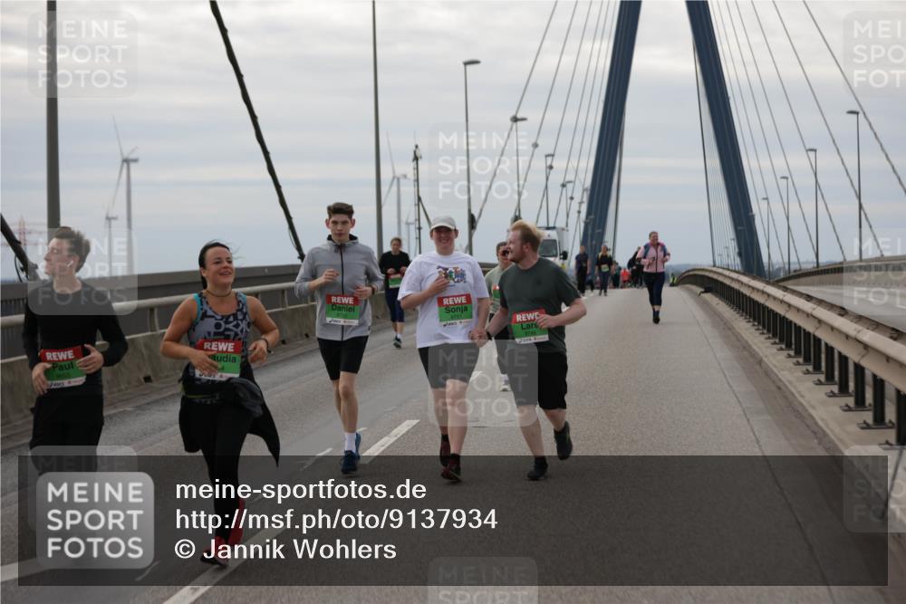 03.10.2025 - Köhlbrandbrückenlauf Jannik Wohlers http://msf.ph/oto/9137934 03.10.2025 16:08:07 Position 1 8751 meine-sportfotos.de